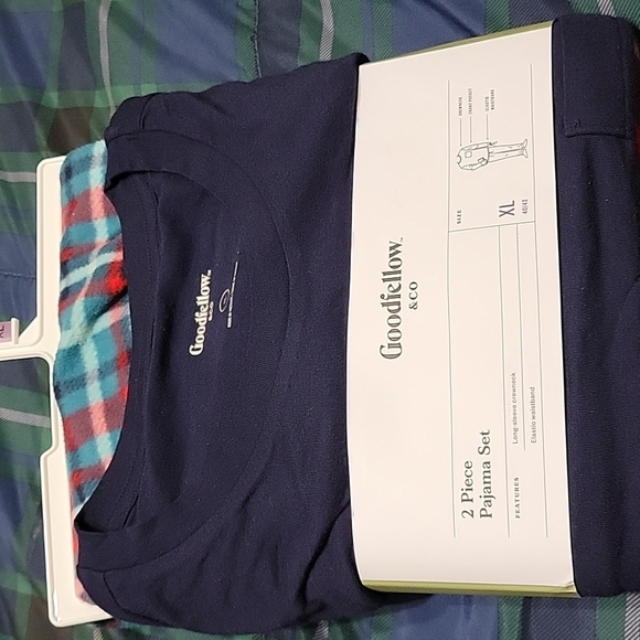 NWT XL Goodfellow 2 piece pajama set. Long-sleeve crewneck with elastic … - Picture 2 of 2